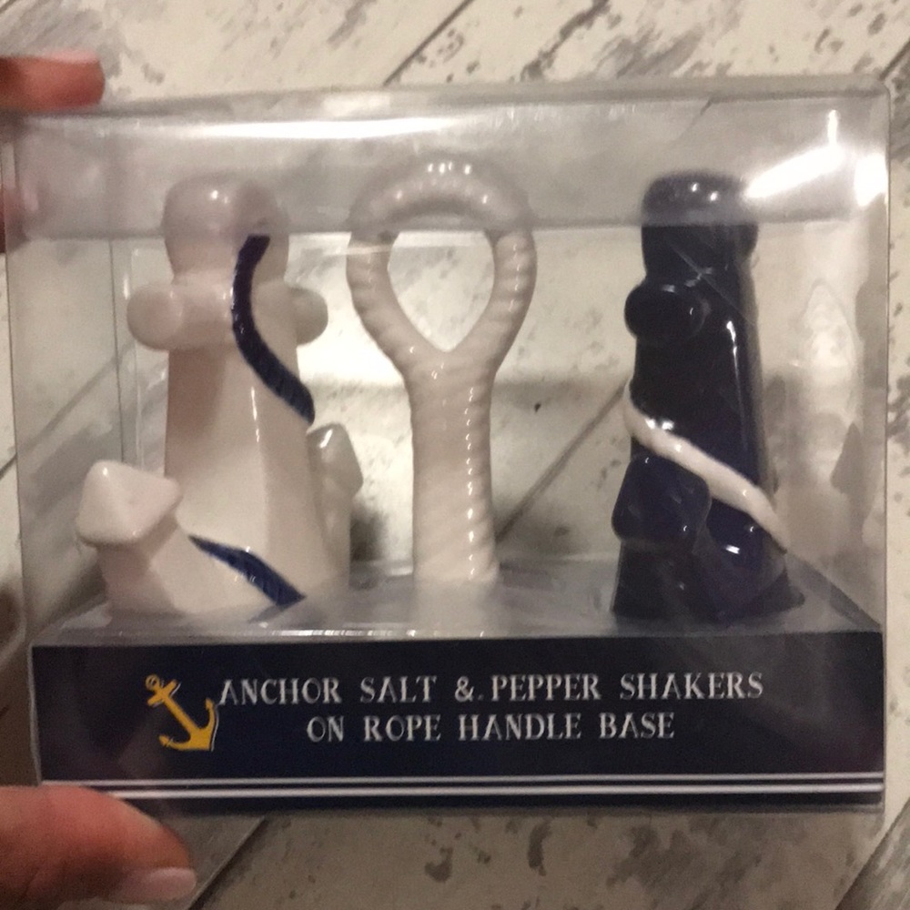 Anchor salt and pepper shaker